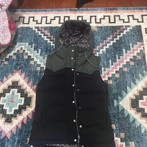Patagonia Gray and Black Puffer Vest